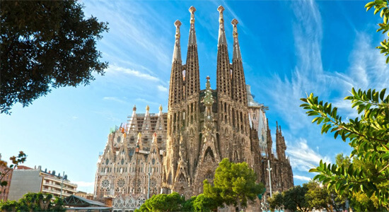 Sagrada-Familia-Barcelona