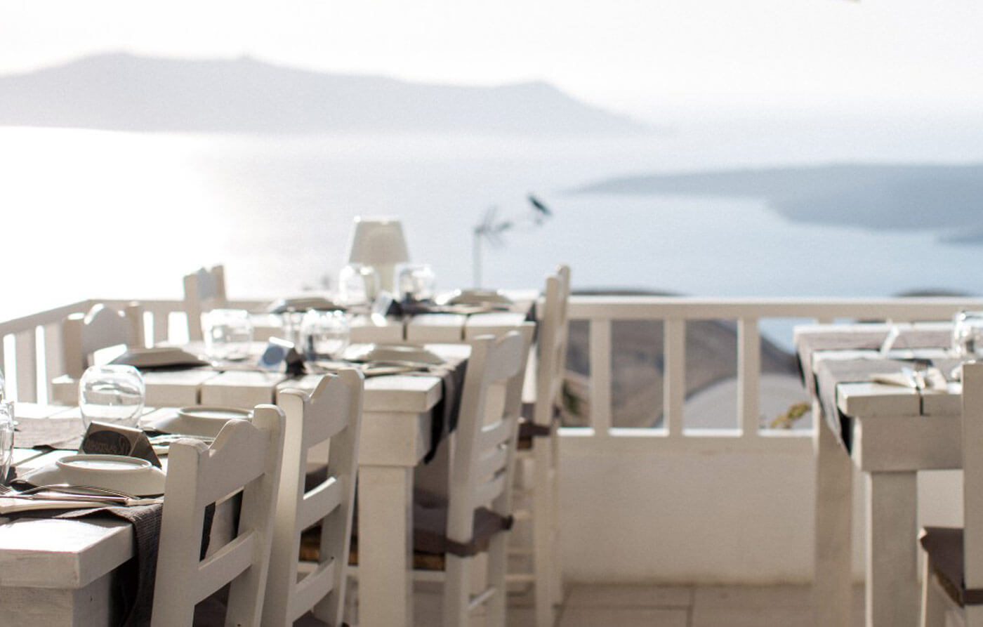 Ultimate Guide to Build Your Greece Honeymoon Package EverWondered