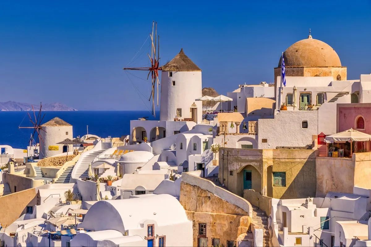 Santorini Story - A Tapestry of Myth, Fire, and Ice